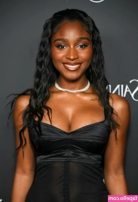 Normani - bathroom selfie