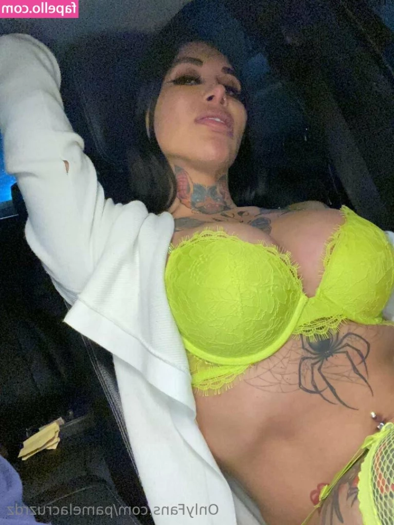 pamelacruzrdz - What would you do if u come in the living room and I’m doing yoga