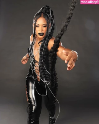 Bianca Belair [ bianca-belair ] - Kut en kont vol sperma
