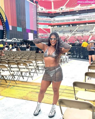 Bianca Belair [ bianca-belair ] - Happy Titty Tuesday