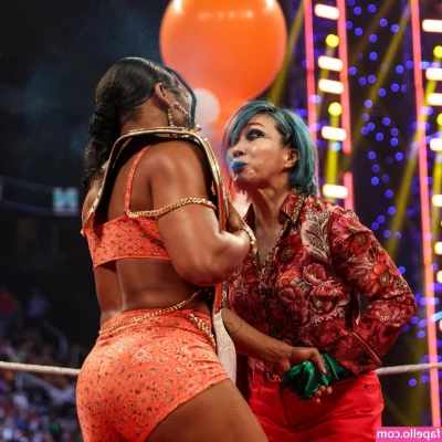 Bianca Belair [ bianca-belair ] - Pre/post shower