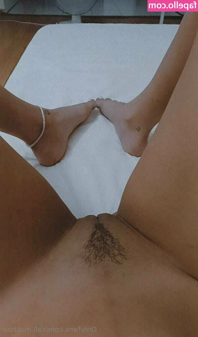 cali.muchoo [ cali-muchoo ] - LET ME SUCK YOUR DICK PAPI 😈 THROAT FUCK ME PLEASEEEE 🤭 5 MIN