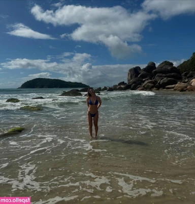 Ana Carolina Madeira [ ana-carolina-madeira ] - I m looking for a partner to travel and do duo with  maybe I should
