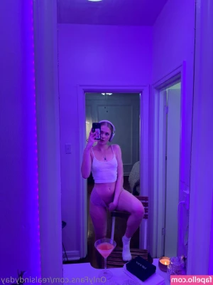 realsindyday - It’s titty Tuesday! I’ll be online from 8:15am to about 10 am!