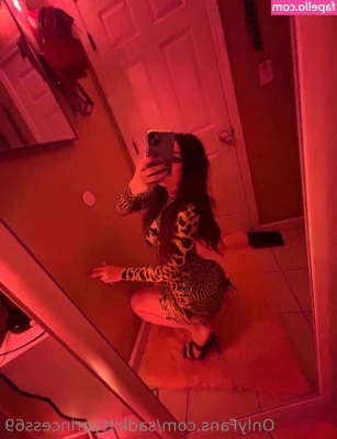 sadkittyprincess69 - tell me a secret