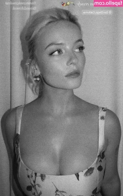 Millie Gibson [ millie-gibson ] - Back in the Pikachu dress ⚡️