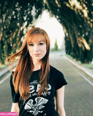 Lisa Foiles [ lisa-foiles ] - A BTS video of the scene I shot this afternoon.