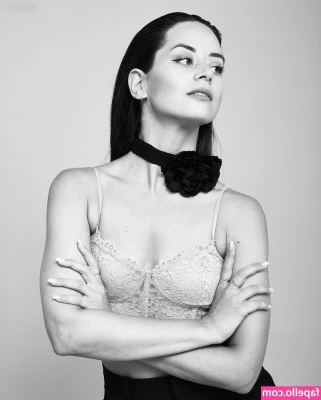 Malika Dzumaev [ malika-dzumaev ] - What am I thinking about? Best caption wins a treat! 🍬
