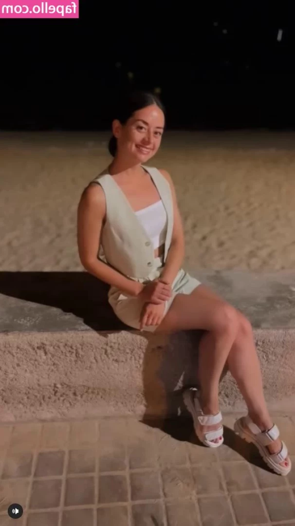 Malika Dzumaev [ malika-dzumaev ] - What would you do with these feet