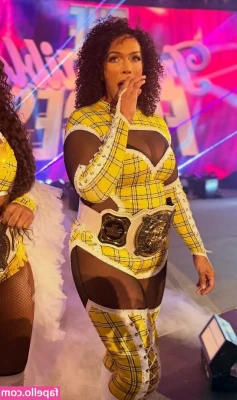 Nia Jax [ nia-jax ] - 触手強姦. living the dream of the fishermans wife 😝  (any