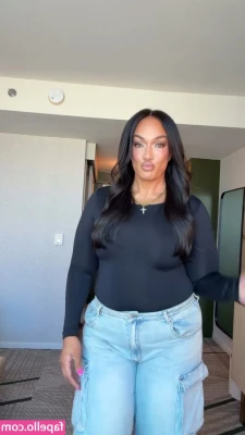 Nia Jax [ nia-jax ] - Clip: let me tell you why you’re such a bitch
