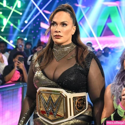Nia Jax [ nia-jax ] - Your face at my feet, worshipping them, is the only thing that would