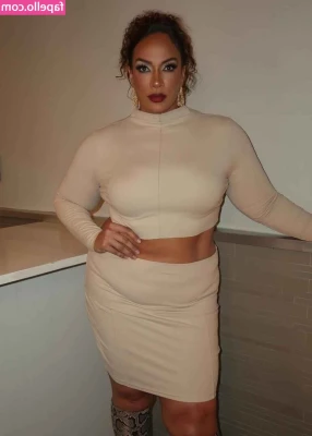 Nia Jax [ nia-jax ] - Found this hidden gem...make sure you see the ending.(reuploaded with
