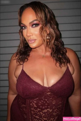 Nia Jax [ nia-jax ] - Some play time this morning