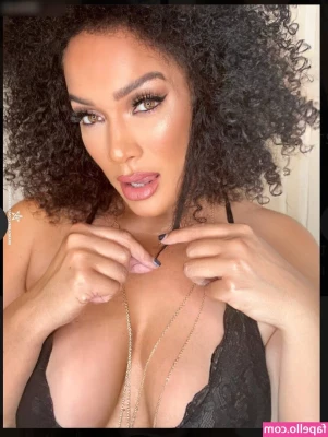 Nia Jax [ nia-jax ] - My craziest Black Friday special is being sent to your DMs soon! And