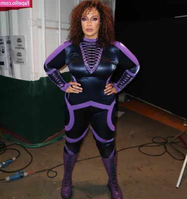 Nia Jax [ nia-jax ] - It's my bday and I can get naked if I want to. 😘😘