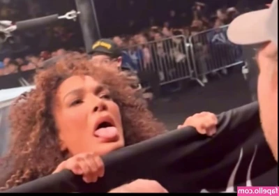 Nia Jax [ nia-jax ] - Jessica rabbit 🐰 go to your dms to see me get nakey in this look