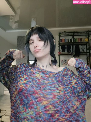 Sonyafj - If you saw me at a concert, would you buy me a drink?