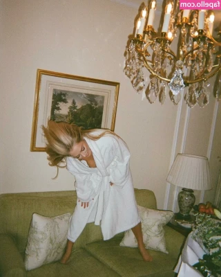 Samara Weaving [ samara-weaving ] - My love! check your messaging 🍒