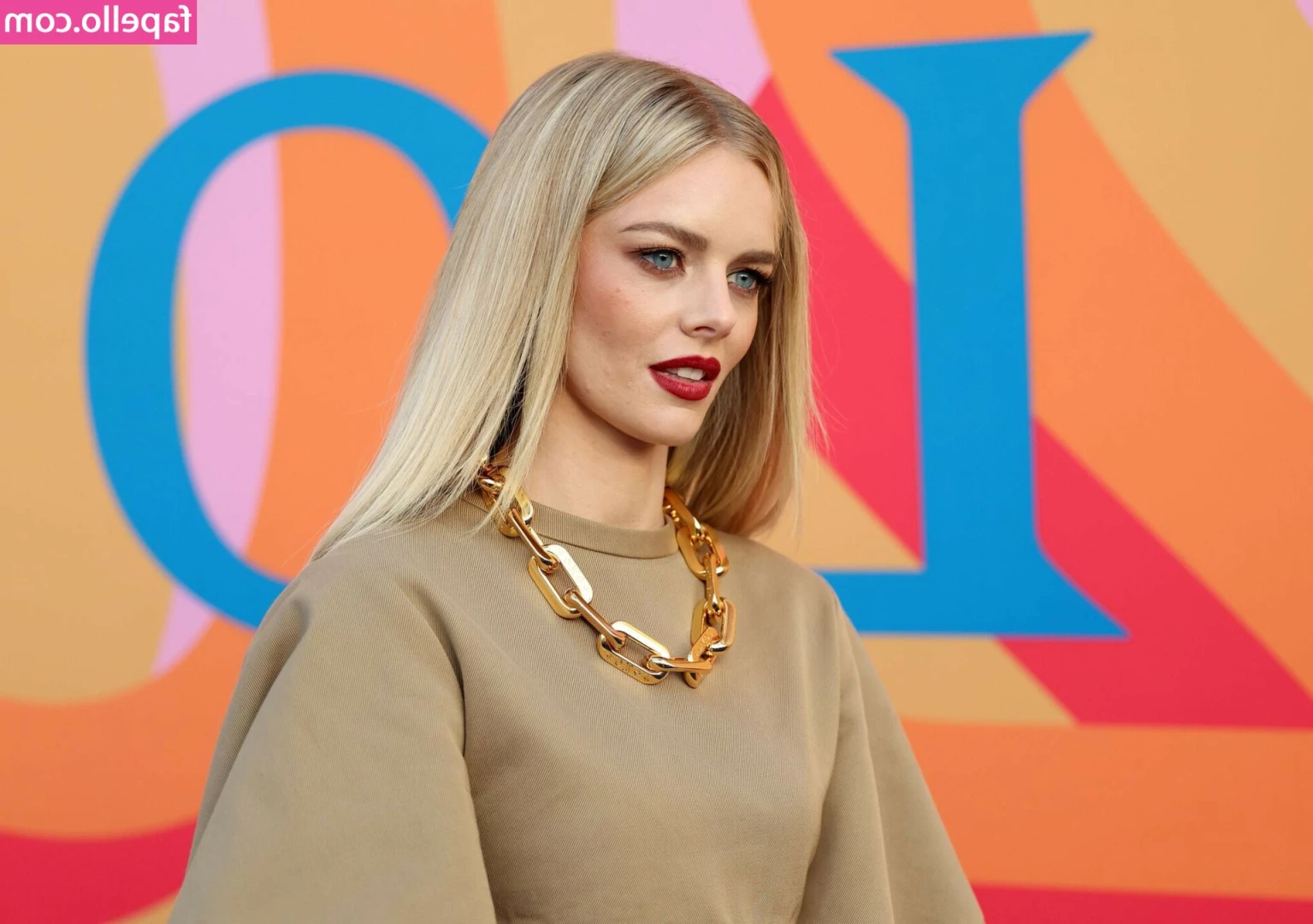 Samara Weaving [ samara-weaving ] - A little fishnet tease xx