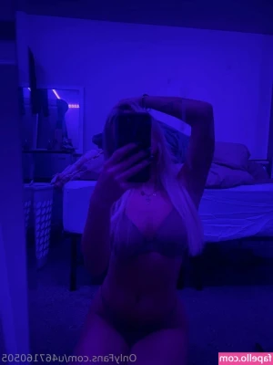 Bella Paulson [ bella-paulson ] - Do you like our cute boobies? @yogagoddess @lyrastarmusic