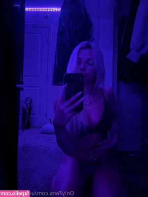 Bella Paulson [ bella-paulson ] - Some fun in the tub today