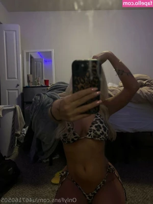 Bella Paulson [ bella-paulson ] - Gonna play with my wet furry ass hole and feed myself this thick load