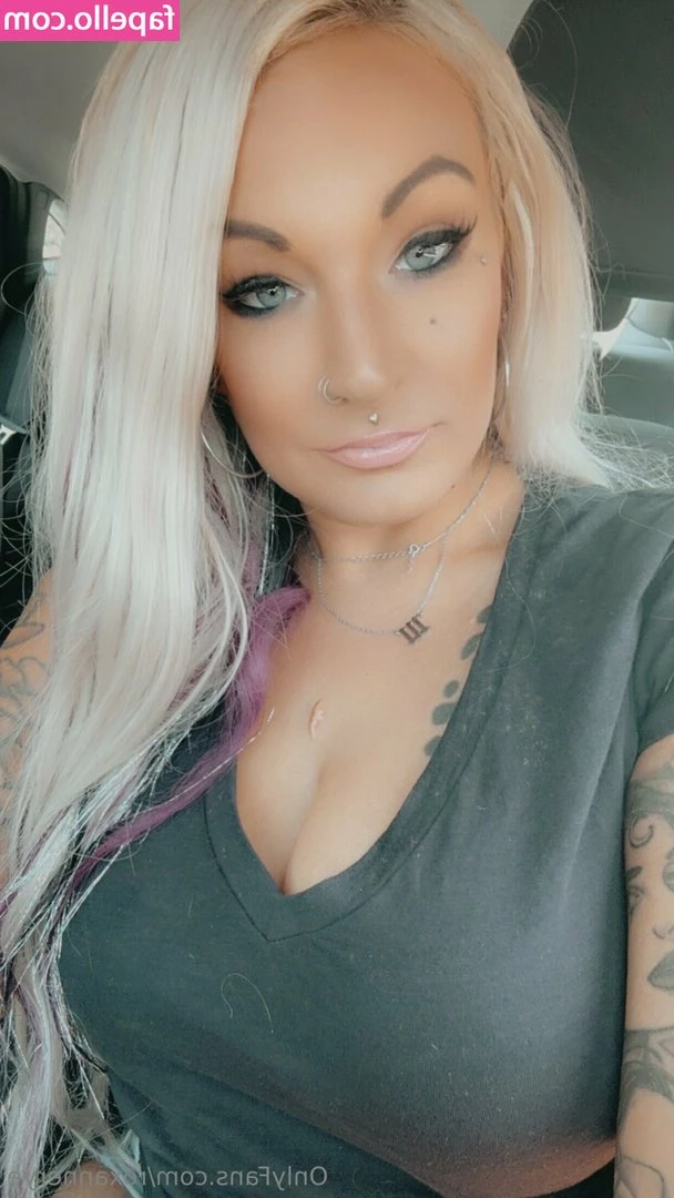 roxannerye - I don t know how I forgot to share this  Mr  Lucky loves to grab the