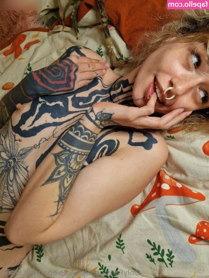 psykes.bootyfull.world [ psykes-bootyfull-world ] - things i ve sent my boyfriend this week   pt 2