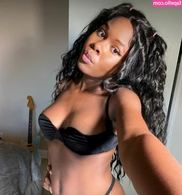 Soraya Jane [ soraya-jane ] - Would you let this goddess sit on your face baby? ✨💋