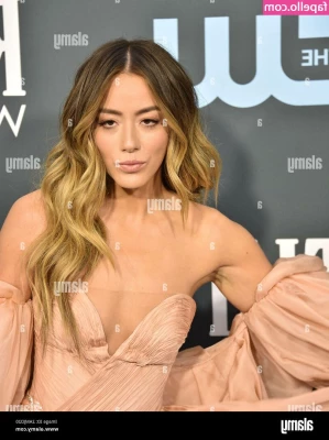 Chloe Bennet [ chloe-bennet ] - BTS on set for girlfriendfilms, anyone know what @thekiranoir did to