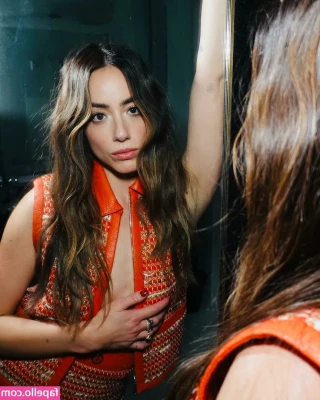 Chloe Bennet [ chloe-bennet ] - ヒップスラストマシーンは最近のお気に入り 