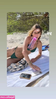 Chloe Bennet [ chloe-bennet ] - Chocolate chip?! 🍪