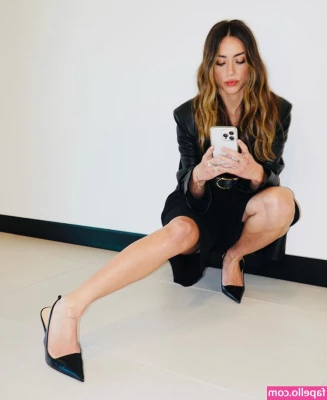 Chloe Bennet [ chloe-bennet ] - New video coming soon  you re gunna loveeee this one  Watching me