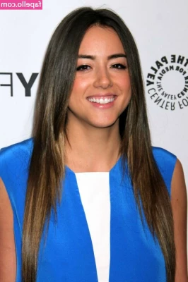 Chloe Bennet [ chloe-bennet ] - Meow