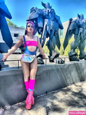 Claire Max [ claire-max ] - Quieres que me siente encima de ti