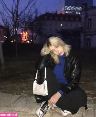 kirababyxx - Name something thicker than my ass... I'll wait :3