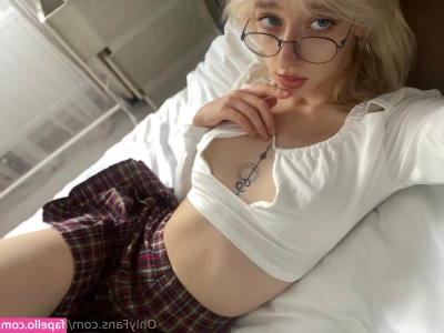 kirababyxx - 🤭 kiss you 😘