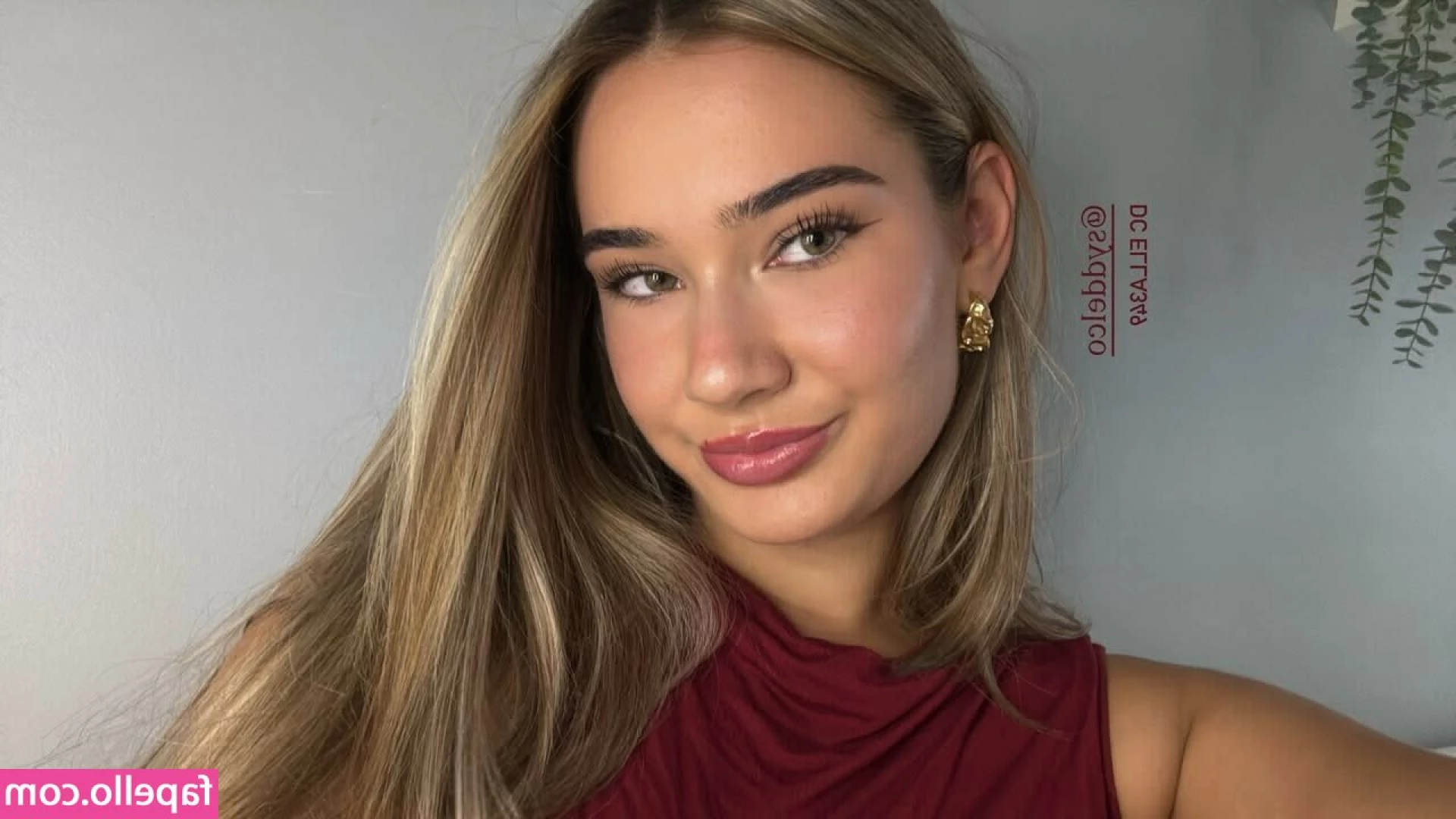 Ella Cortes [ ella-cortes ] - Hand it over, twerp. 👇🙇‍♂️  My premium is currently 50%