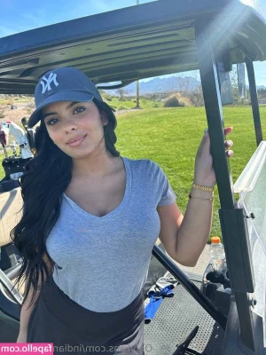 indianprincessxx [ rated-1-indian-on ] - 18-32, What do you love best: my feet, tits or smile?