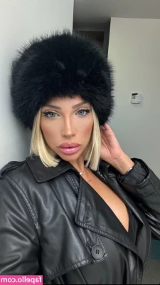 Antonella Mantovano [ antonella-mantovano ] - I get to see this woman's content in my feed everyday... and I think