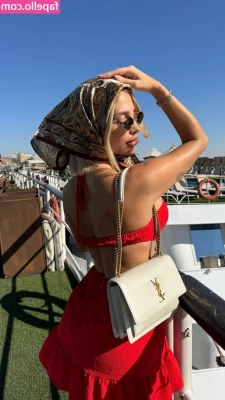 Antonella Mantovano [ antonella-mantovano ] - 😜🍭Want to see my explicit content ? You can on my paid profile