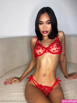 itsgiafox - What s better than a picture of my wet boobs in the hot tub  A video