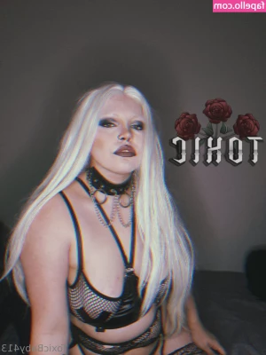 toxicbaby413 - I m back hello been unwell being away looking after my healthBut all
