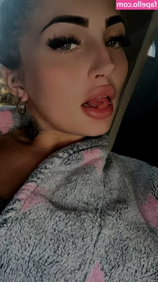 tieexox3 - The sunlight makes me look pretty ☀️🥰