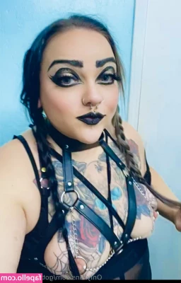 gothosaurusrex - Thunder thighs 😜