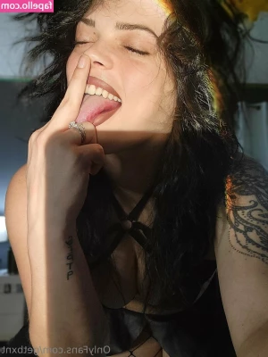 getbxnt - I love looking in the mirror and feeling good about what I see.