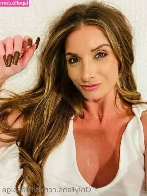 silviasaige - New video just dropped   Do you like handjob   check your message
