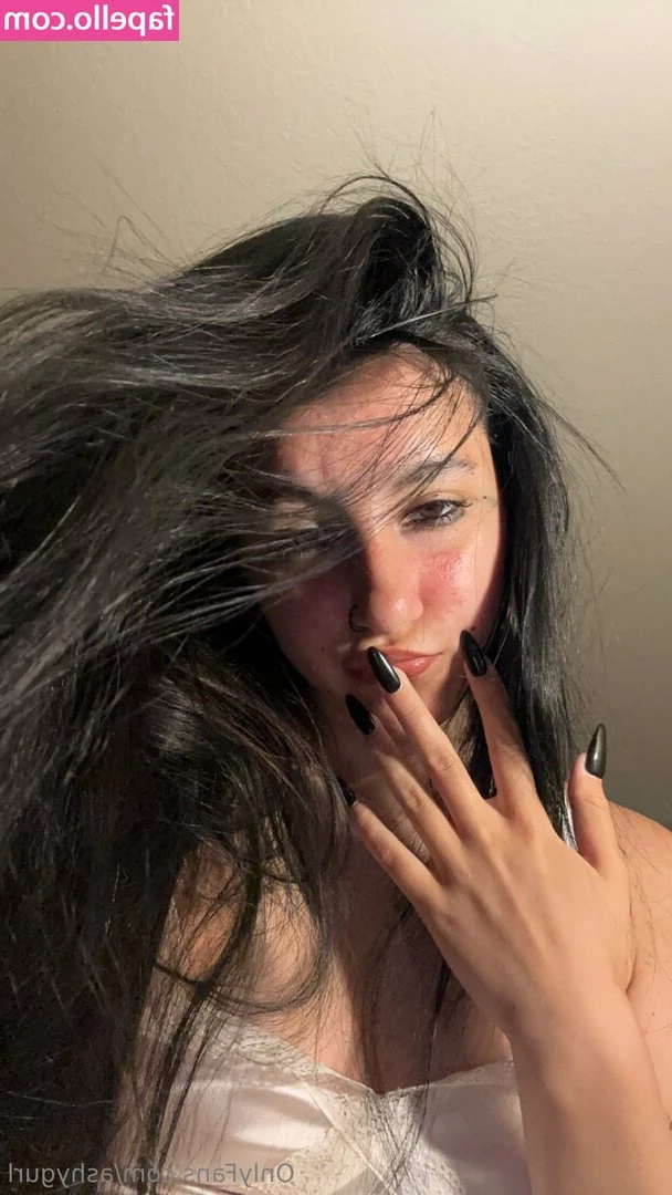 ashygurl - Good morning, would you like some boobs with your coffee? ☕️