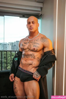  [ muscle-show ] - Hey...I've had issues all day with this site so if I didn't respond